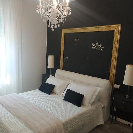 Aurora Flowers - Two Rooms And Free Parking Near Center And Train Station Modena Exteriér fotografie