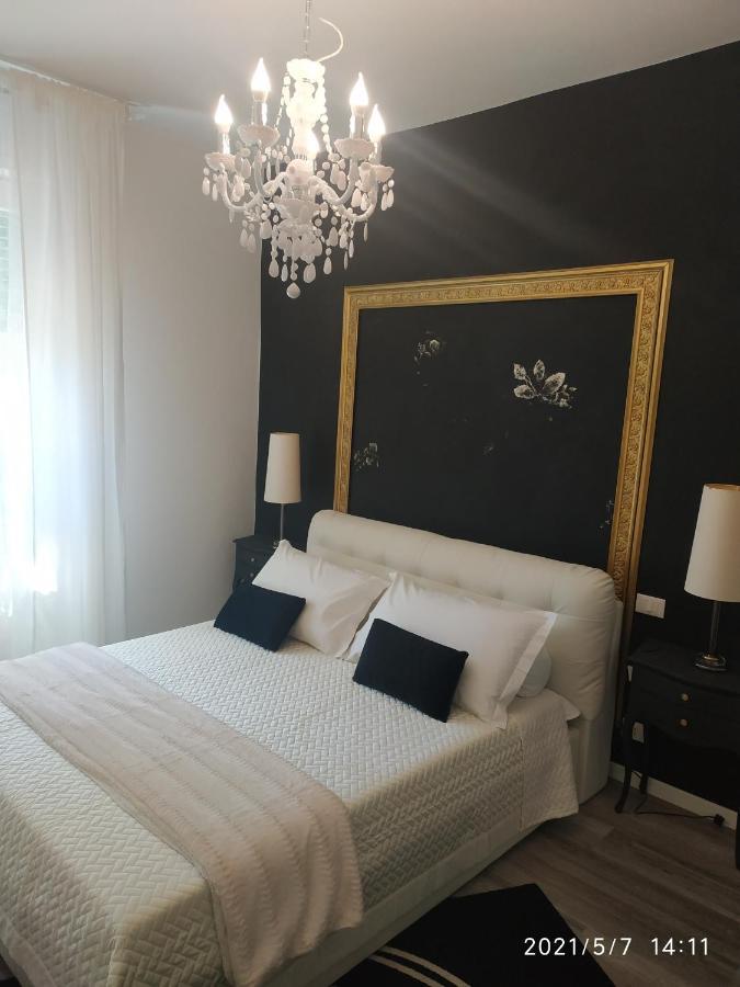 Aurora Flowers - Two Rooms And Free Parking Near Center And Train Station Modena Exteriér fotografie