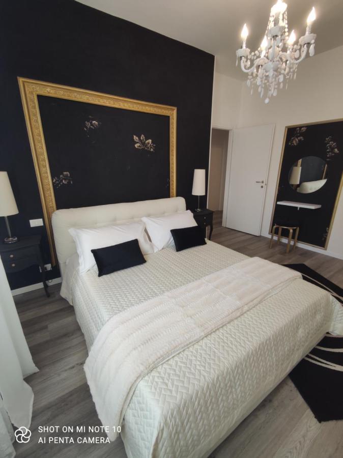 Aurora Flowers - Two Rooms And Free Parking Near Center And Train Station Modena Exteriér fotografie