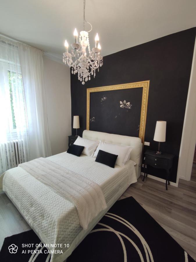 Aurora Flowers - Two Rooms And Free Parking Near Center And Train Station Modena Exteriér fotografie