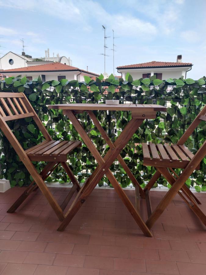Aurora Flowers - Two Rooms And Free Parking Near Center And Train Station Modena Exteriér fotografie