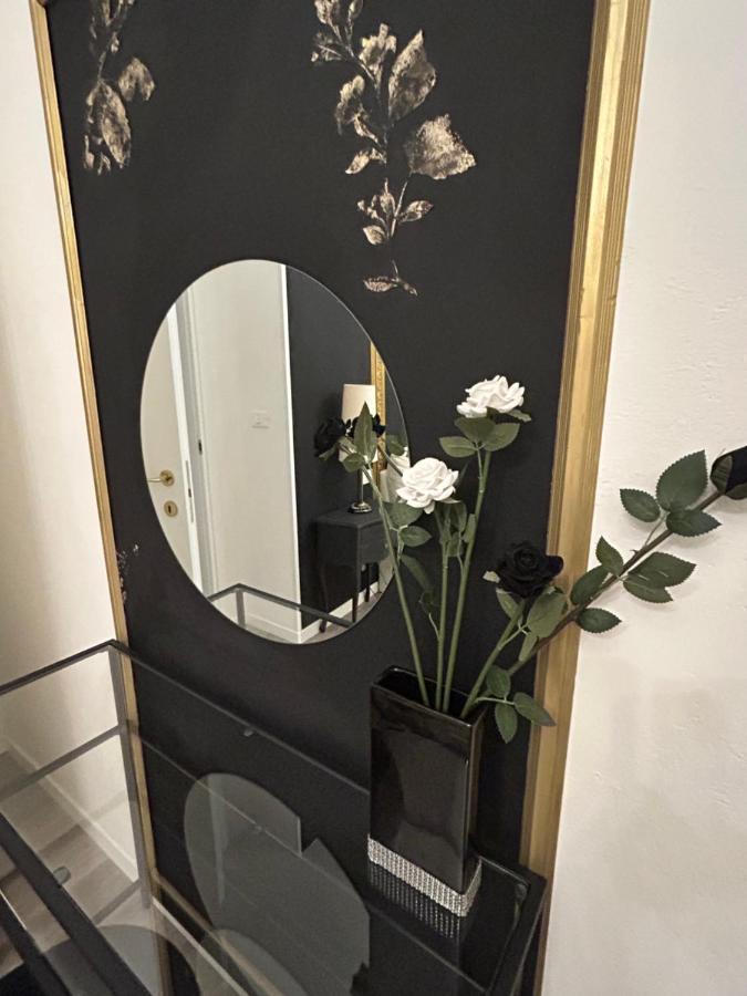 Aurora Flowers - Two Rooms And Free Parking Near Center And Train Station Modena Exteriér fotografie