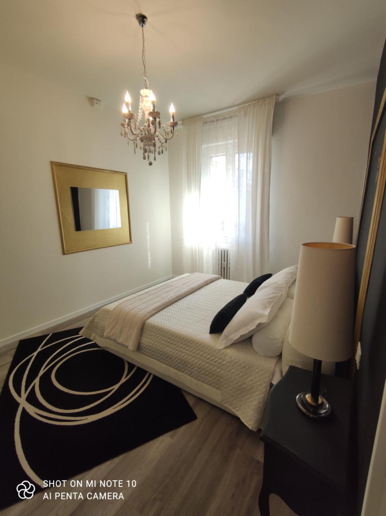 Aurora Flowers - Two Rooms And Free Parking Near Center And Train Station Modena Pokoj fotografie